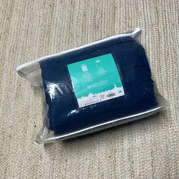 NEW Pillowfort Navy Blue Channel Jersey Comforter, Twin - Picture 3 of 3